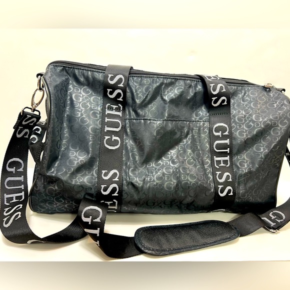 Guess stylish Black Duffle bag - Picture 7 of 9